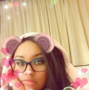 Meet your Posher, Caitlin